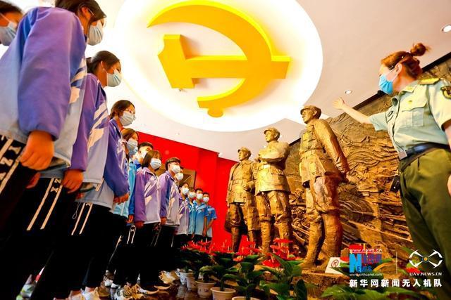 美人鱼游玩